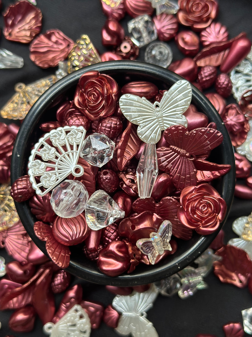 40 Adet Sedefli Bordo Şeffaf Karışık Figürlü Plastik Boncuk