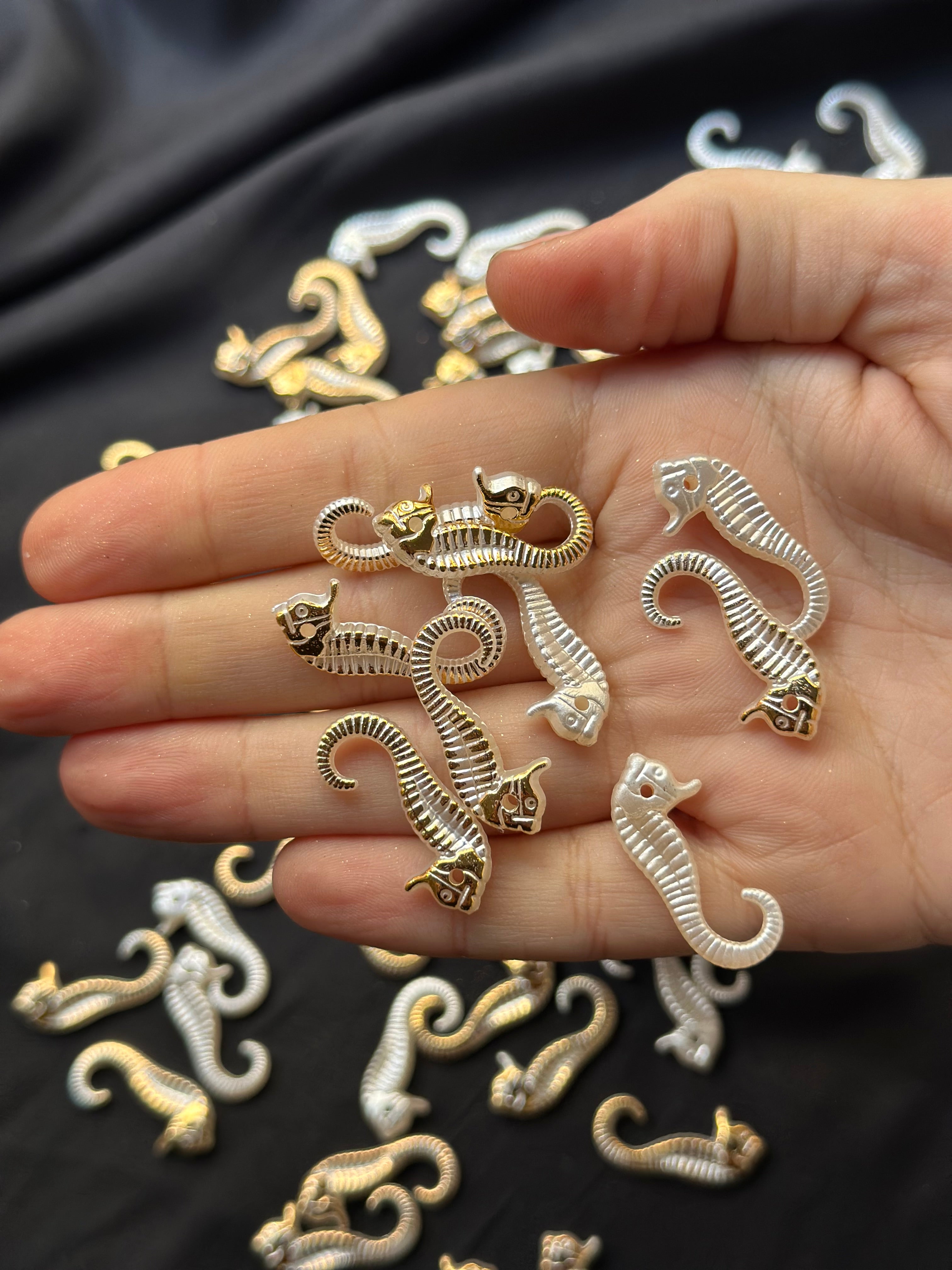 30 Adet Denizatı Boncuk Beyaz Altın Sarısı Kaplama 27,2 mm Takı & Aksesuar Yapımı