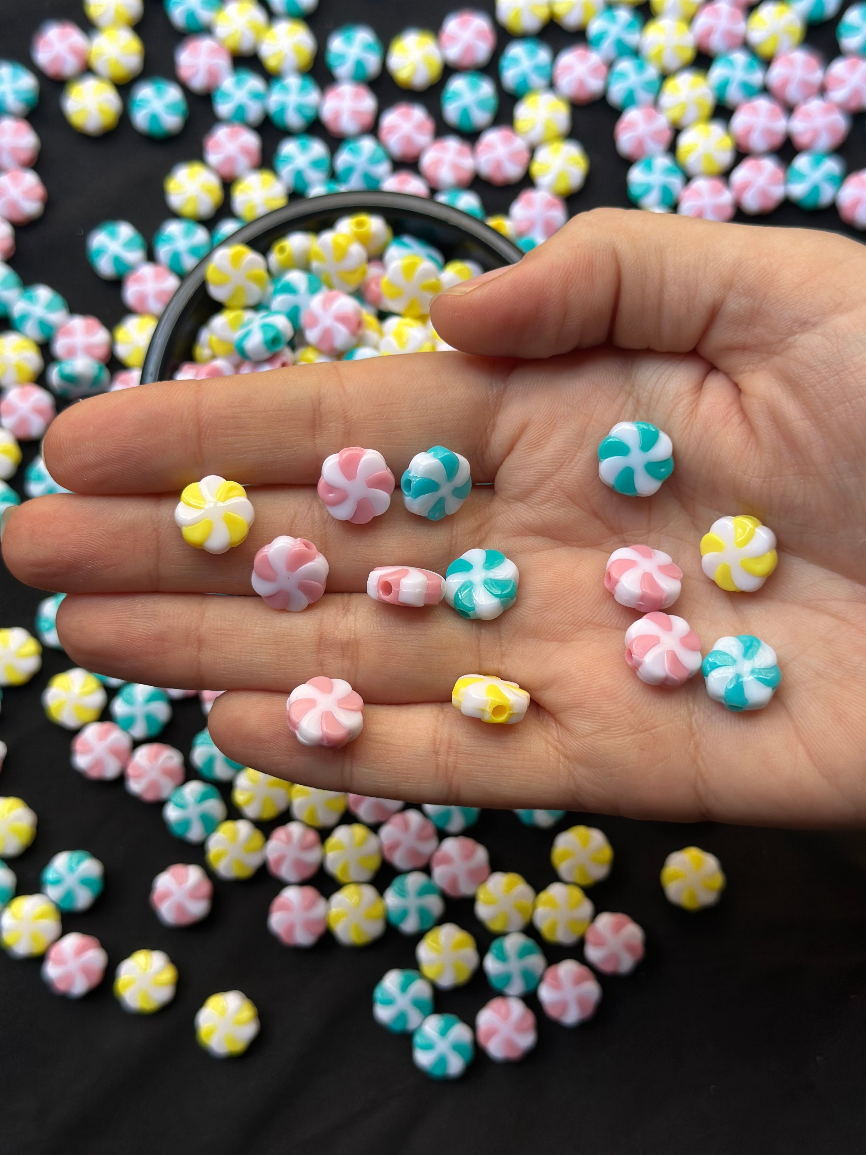 50 Adet 11.5 mm Mavi Sarı Pembe Şeker Boncuk – Akrilik Plastik Yuvarlak Takı Boncuğu