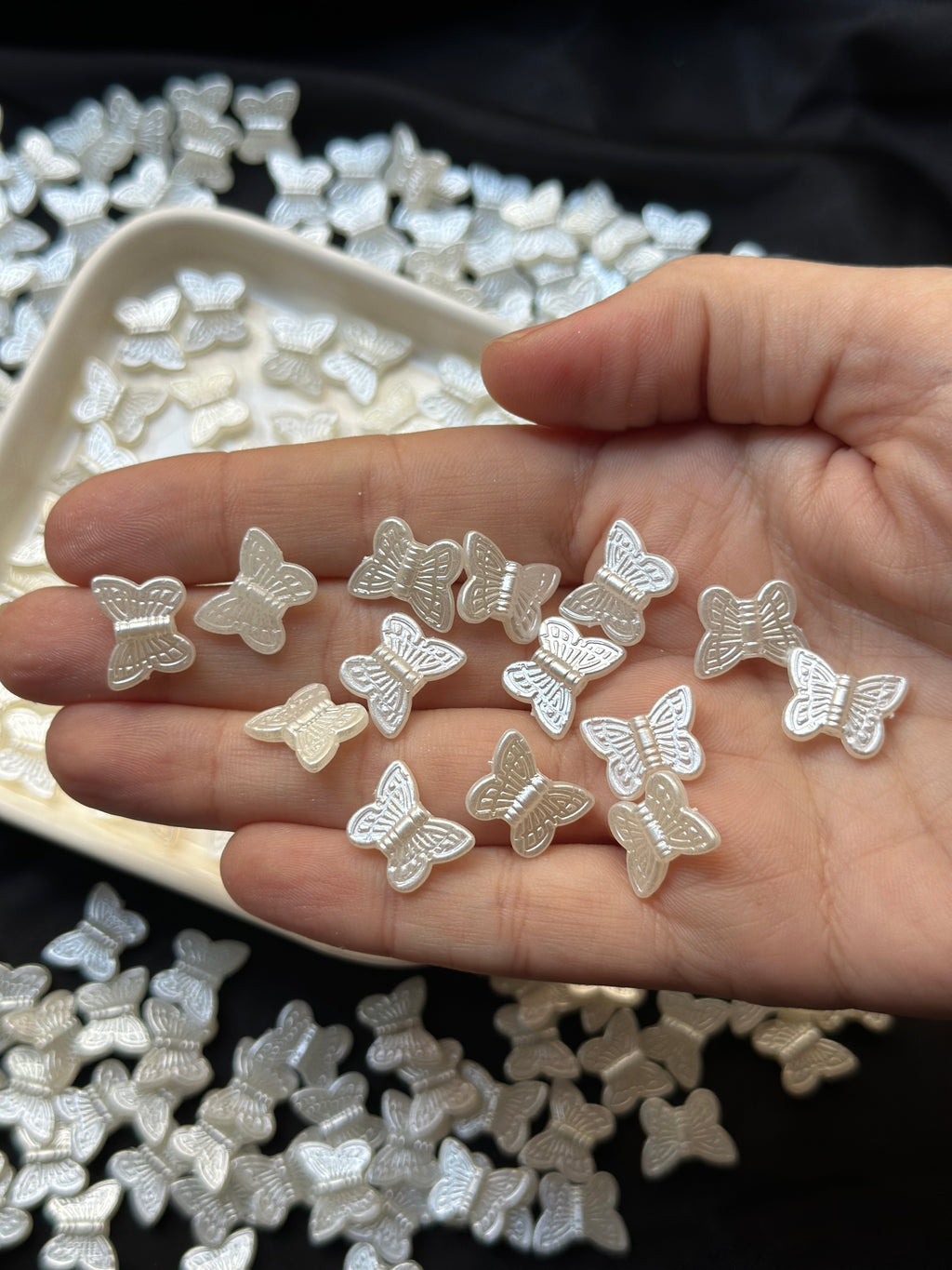 50 Adet Beyaz Sedefli Kelebek Boncuk 11x14 mm – Takı, Bileklik, Kolye, Dekor ve Aksesuar Malzemesi