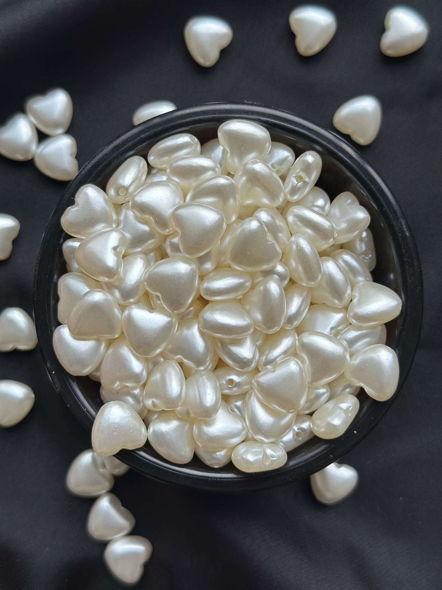 40 Adet Beyaz Sedefli Kalp 11 mm Akrilik Boncuk