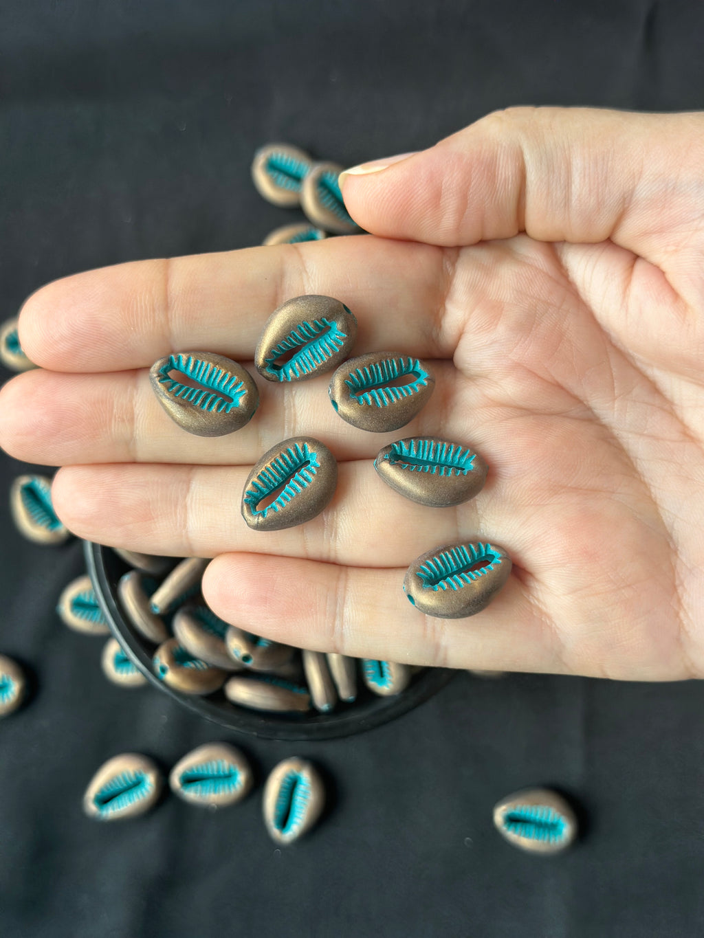 30 Adet Deniz Kabuğu Kahverengi Mavi Akrilik Plastik Boncuk