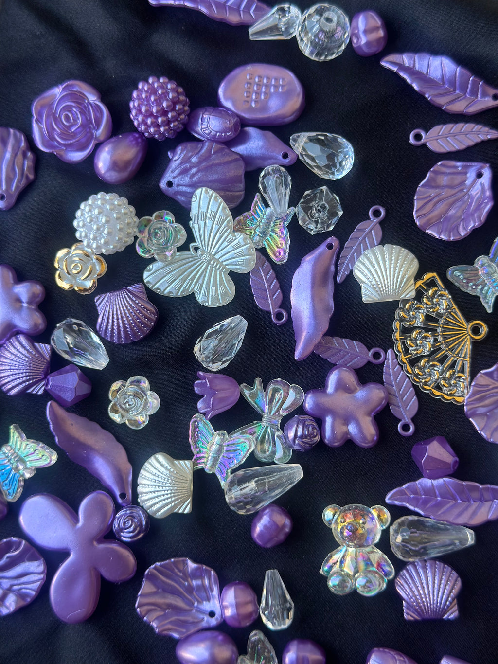 40 Adet Sedefli Mor Şeffaf Karışık Figürlü Plastik Boncuk