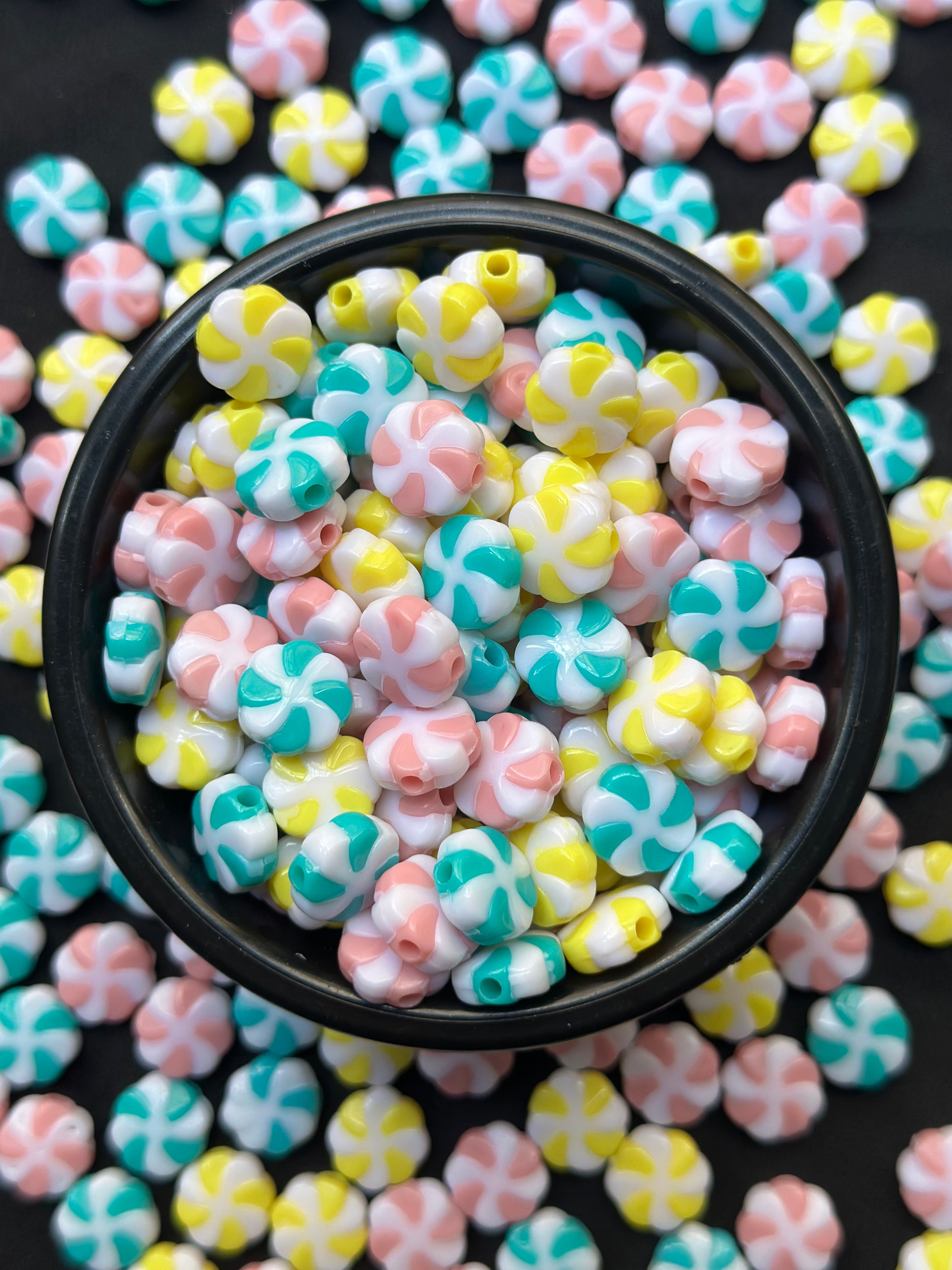 50 Adet 11.5 mm Mavi Sarı Pembe Şeker Boncuk – Akrilik Plastik Yuvarlak Takı Boncuğu