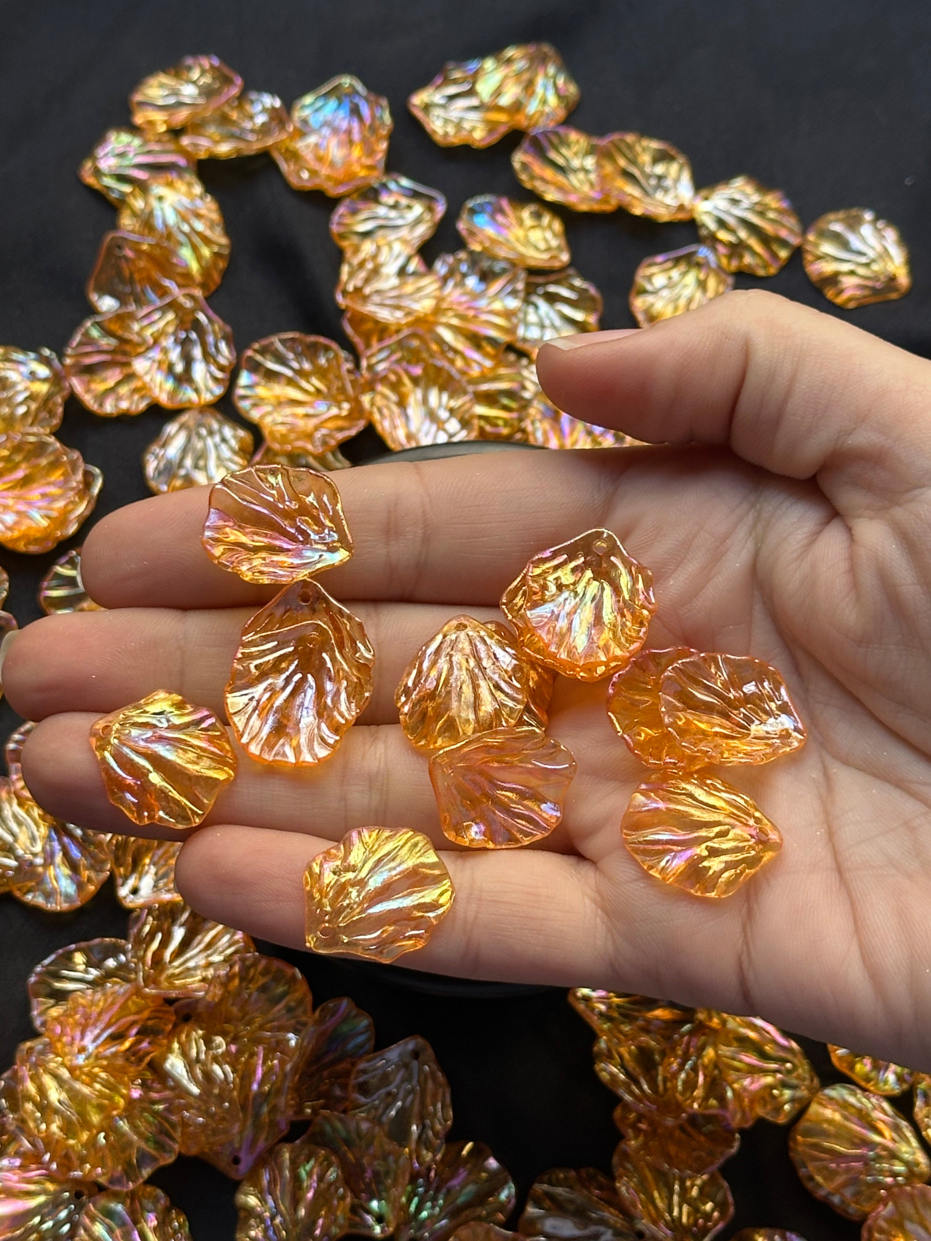 50 Adet Turuncu Sedefli Yaprak Boncuk – 20 mm | İstiridye Parlak Aksesuar