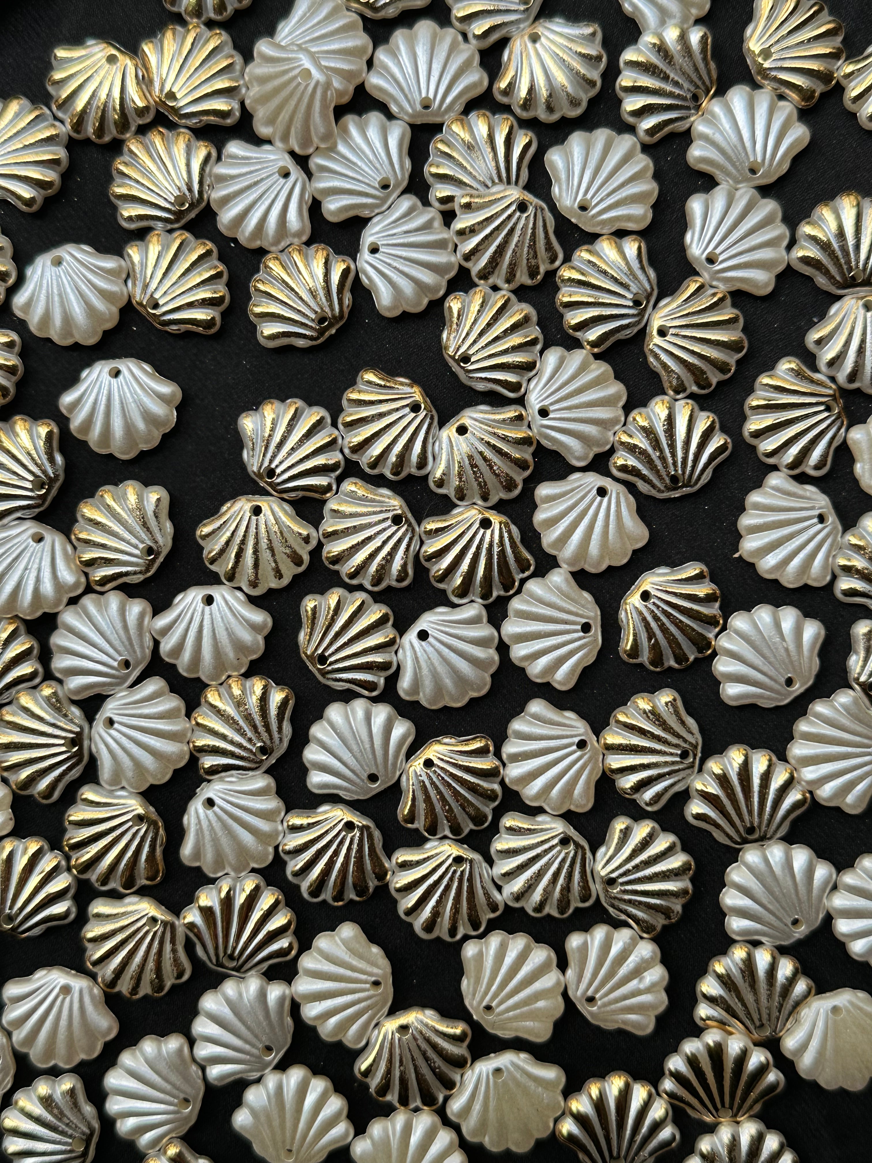 30 Adet Deniz Kabuğu Boncuk 15,5 mm | Beyaz Sedefli Altın Yaldızlı | Takı Yapımı