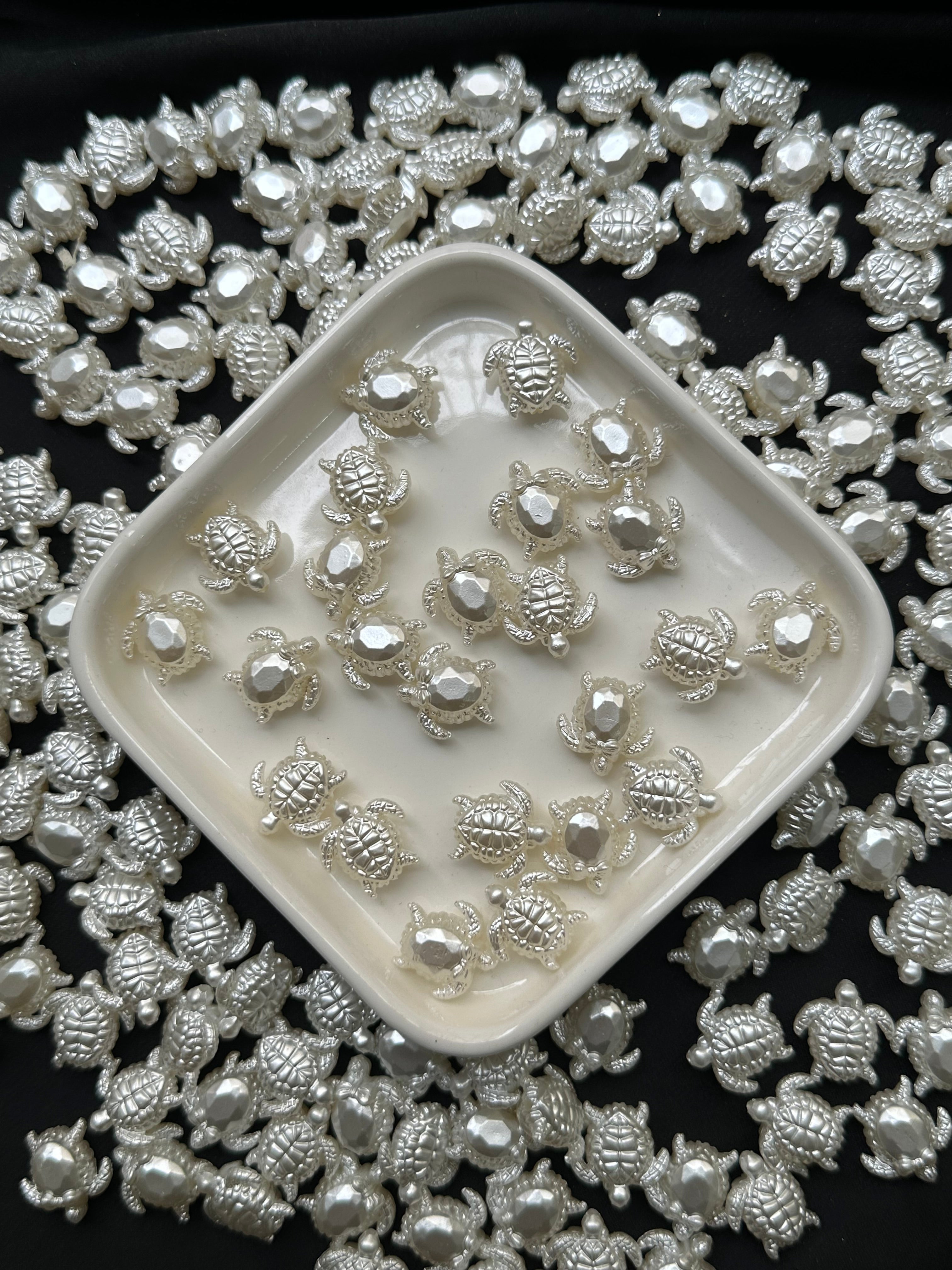 25 Adet 22 mm Beyaz Sedefli Denizatı Akrilik Boncuk – Plastik Takı & Bileklik Aksesuarı