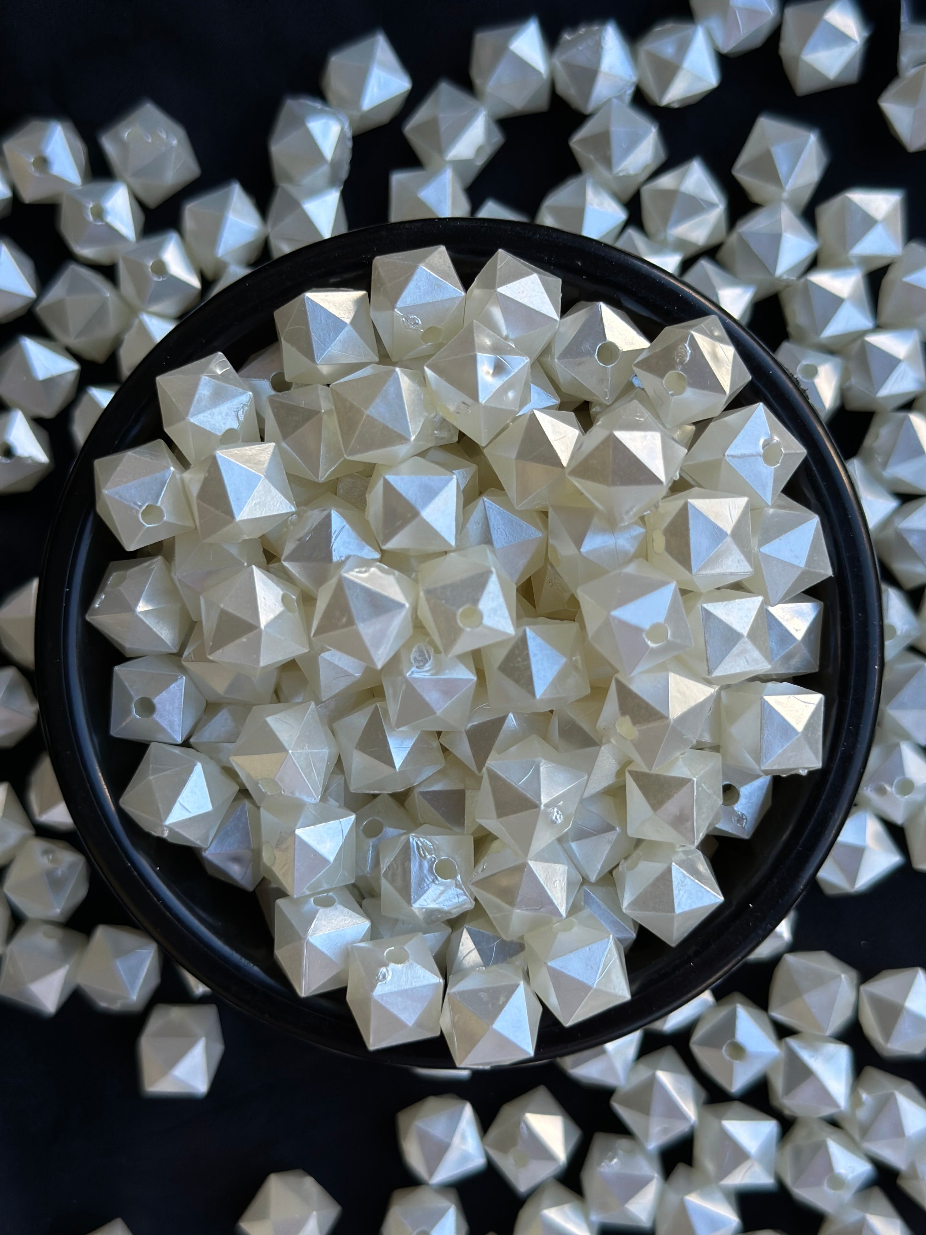 50 Adet 10x10 mm Elmas Kesim Küp Boncuk – Beyaz Sedefli Takı ve Aksesuar Boncuğu