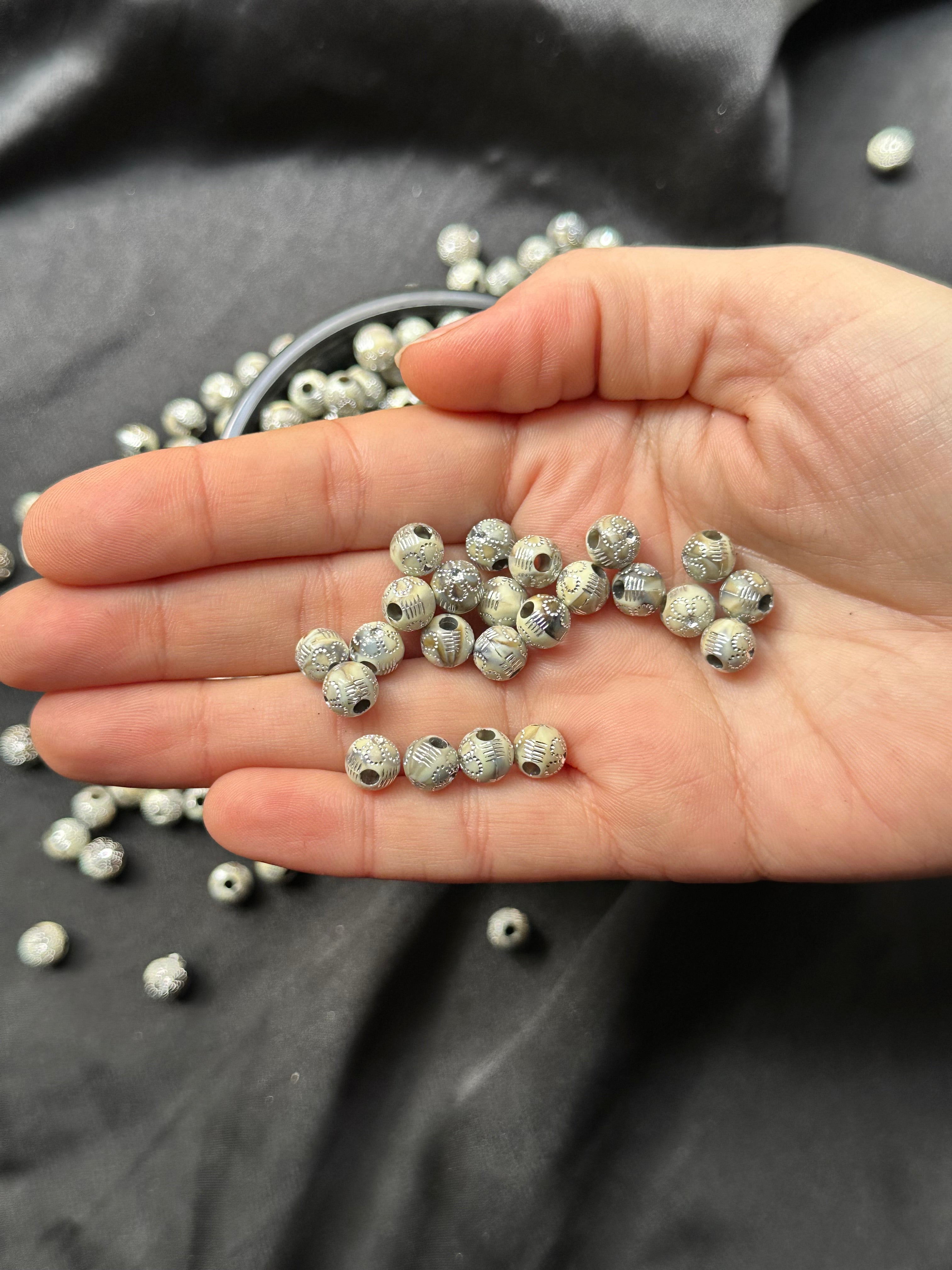 100 Adet 7 mm Kristal Taş Detaylı Yuvarlak Plastik Boncuk
