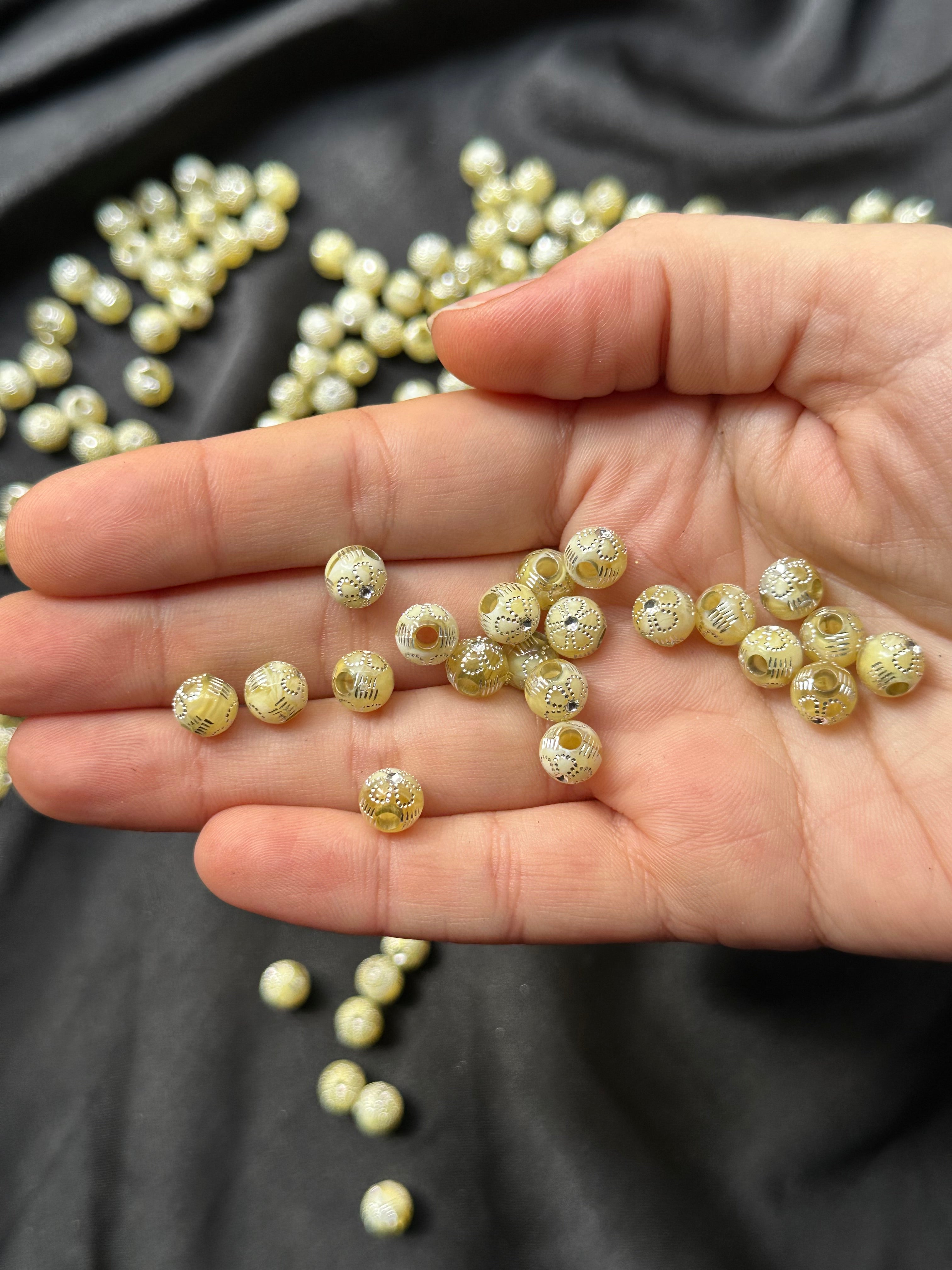 100 Adet 7 mm Kristal Taş Detaylı Yuvarlak Plastik Boncuk