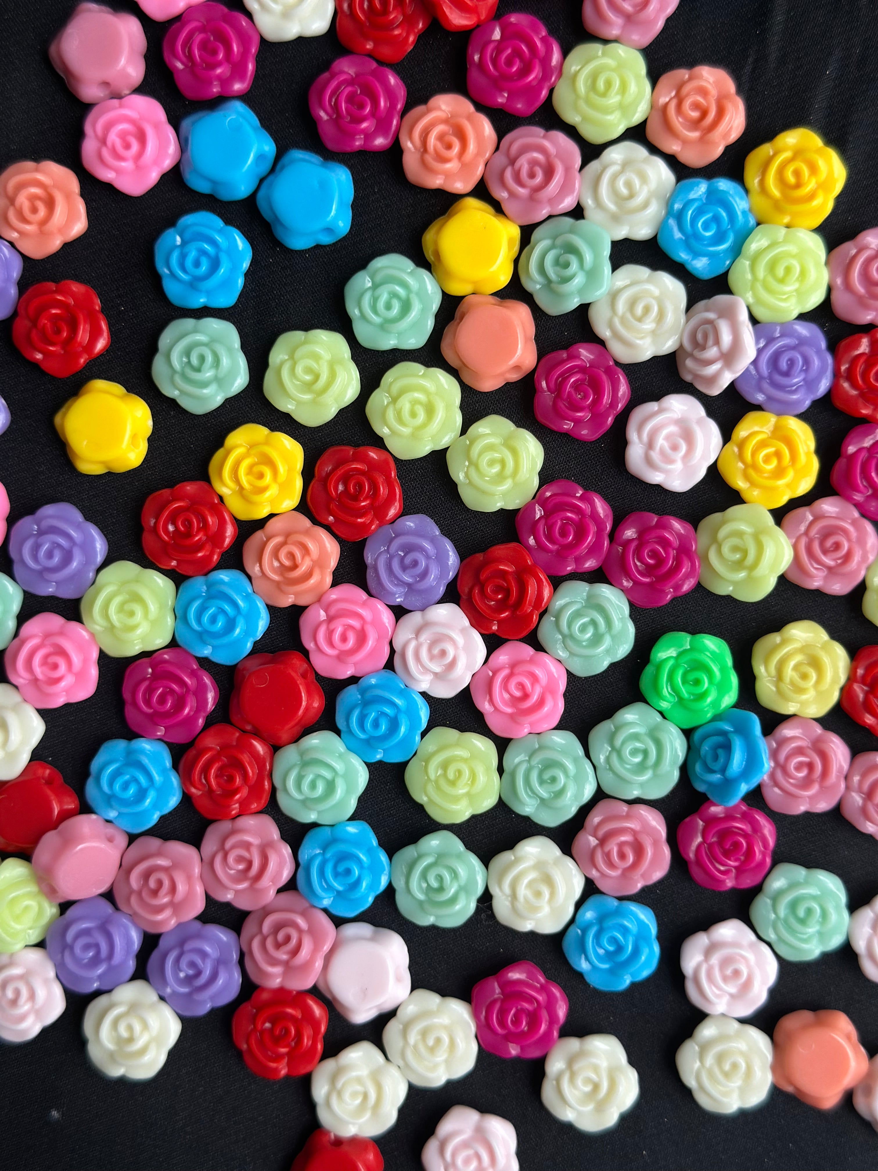 50 Adet  Karışık Renkli Gül  Plastik Çiçek Akrilik Boncuk 10 mm
