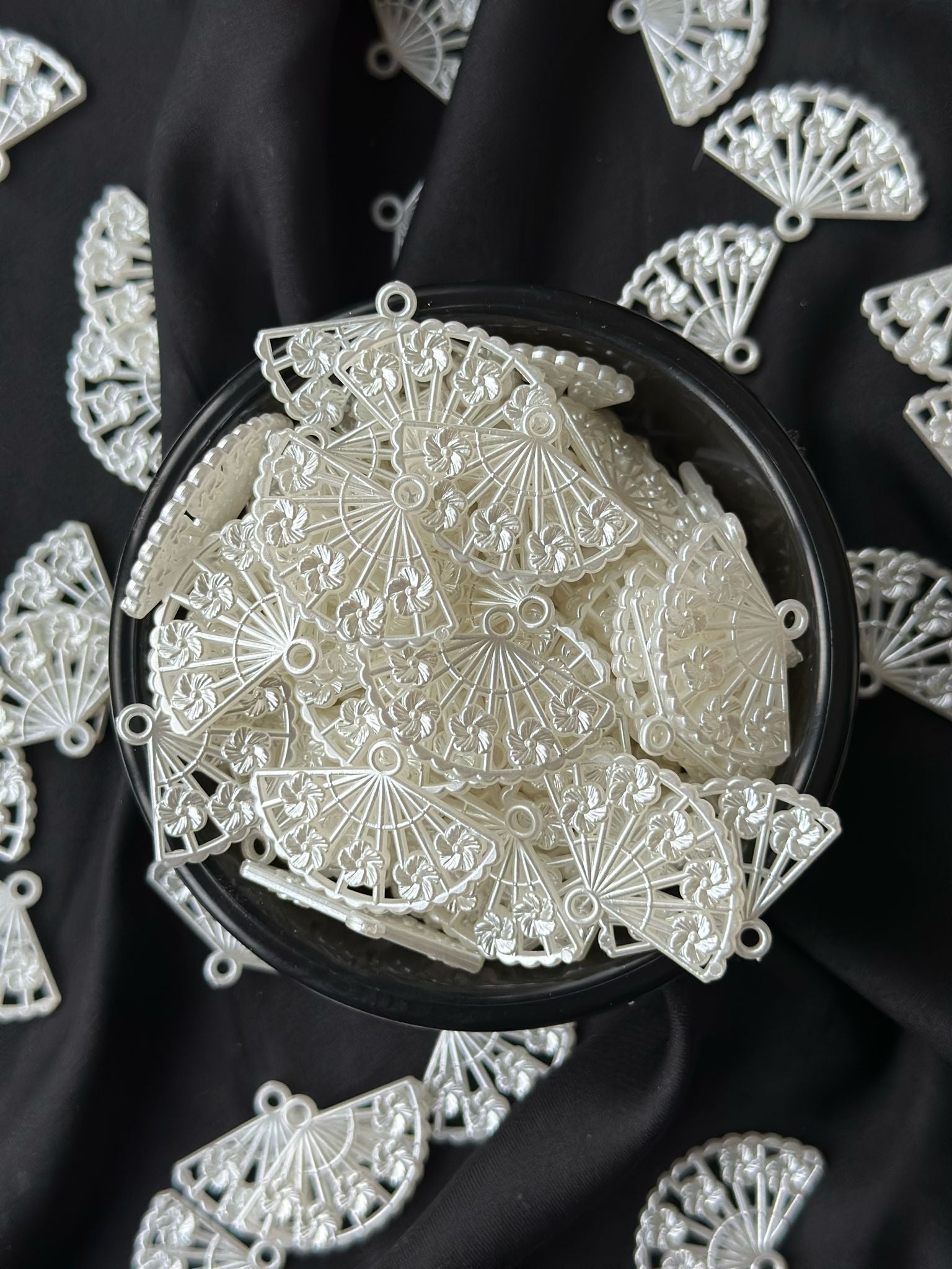 30 Adet Uchiwa Sensu Japon Yelpazesi Figürlü Boncuk Delikli 30mm