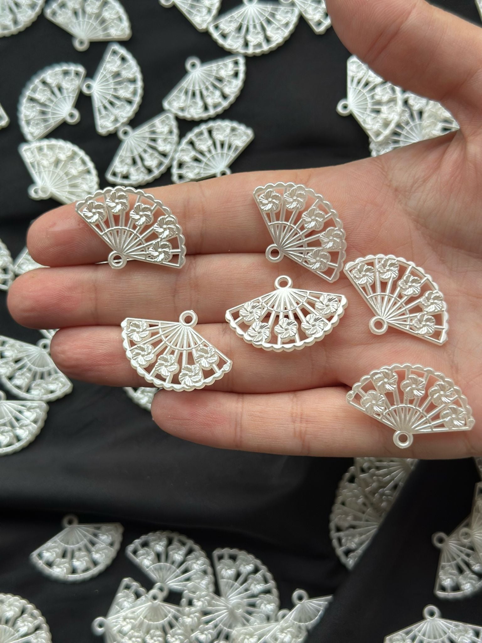 30 Adet Uchiwa Sensu Japon Yelpazesi Figürlü Boncuk Delikli 30mm