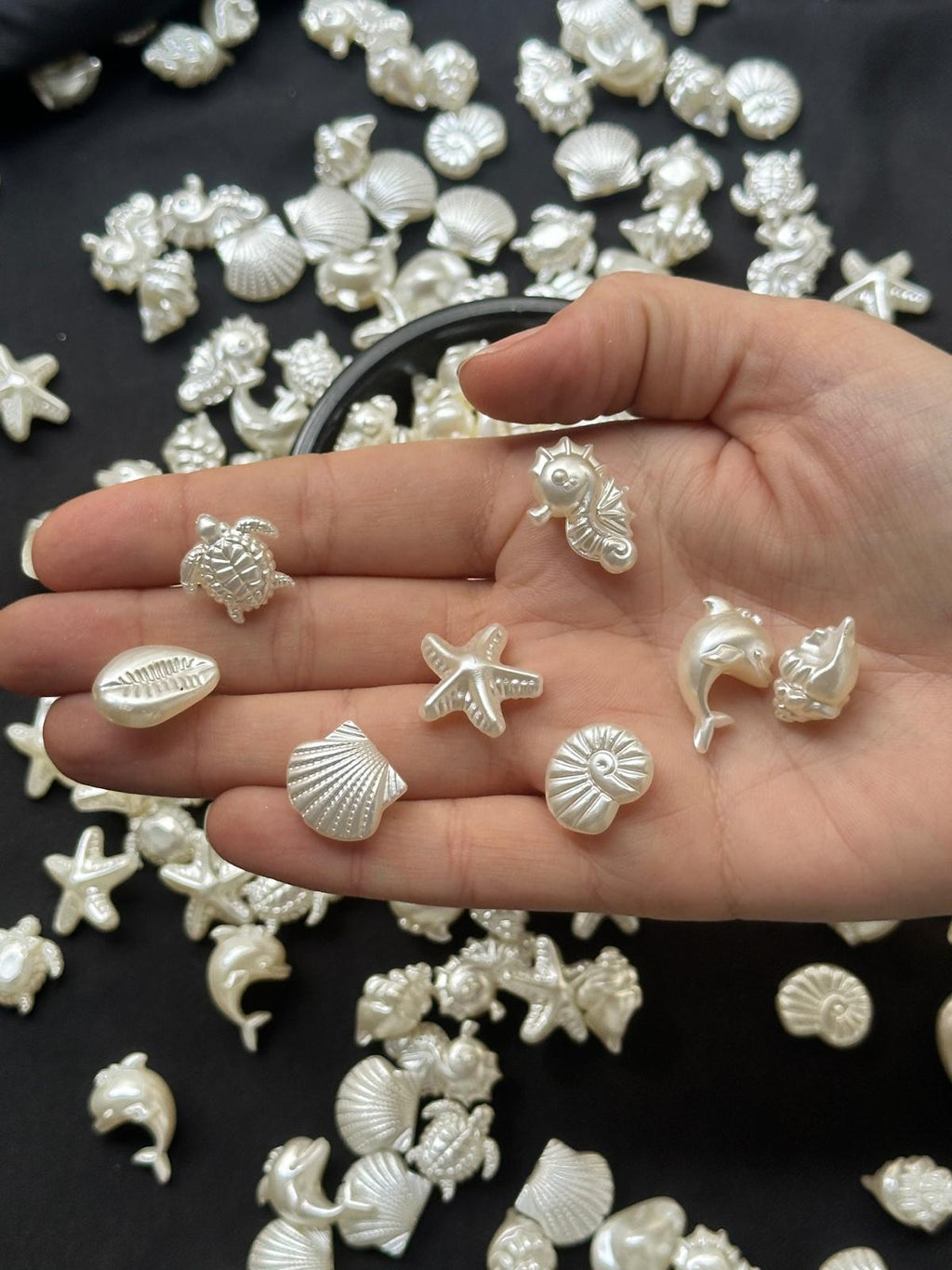 25 Adet Beyaz Sedefli Deniz Okyanus Temalı Boncuk Karışımı – Deniz Kabuğu Deniz Yıldızı Yaz Takı Yapım Boncuğu